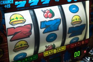 Slot machines for online internet cafe games played with Cash My Minutes.